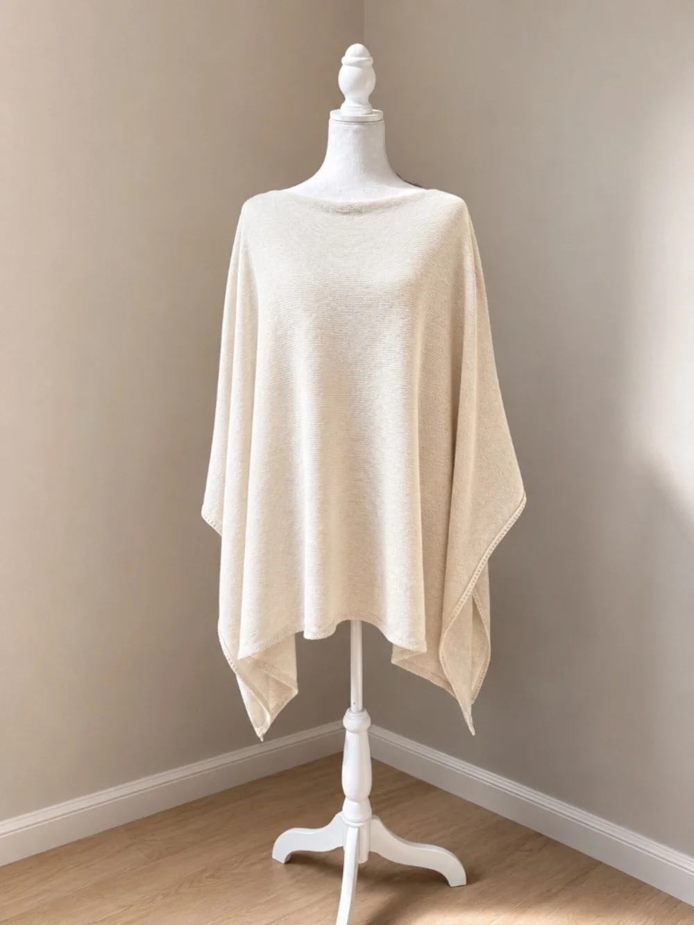 NWOT JAKI Elle Cashmere Wool Blend Poncho Beige Made in Italy